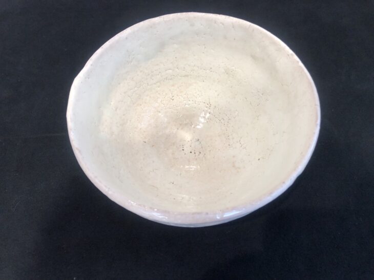 荒川 豊蔵 作『粉吹 茶碗』 ｜骨董品買取 緑和堂