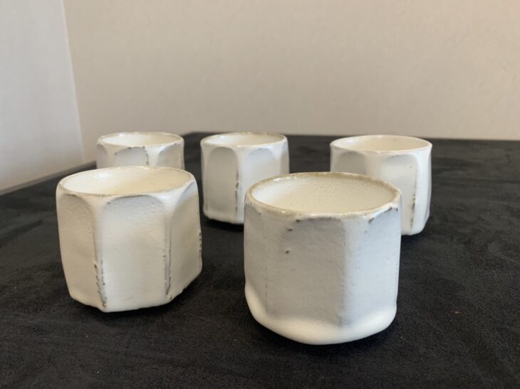 【未使用品】白釉　花瓶　清水卯一 造　箱付 清水卯一 「白釉シノギ 茶器」 ｜骨董品買取 緑和堂