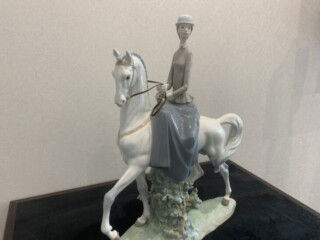 リヤドロ『白い馬の少女』 ｜骨董品買取 緑和堂