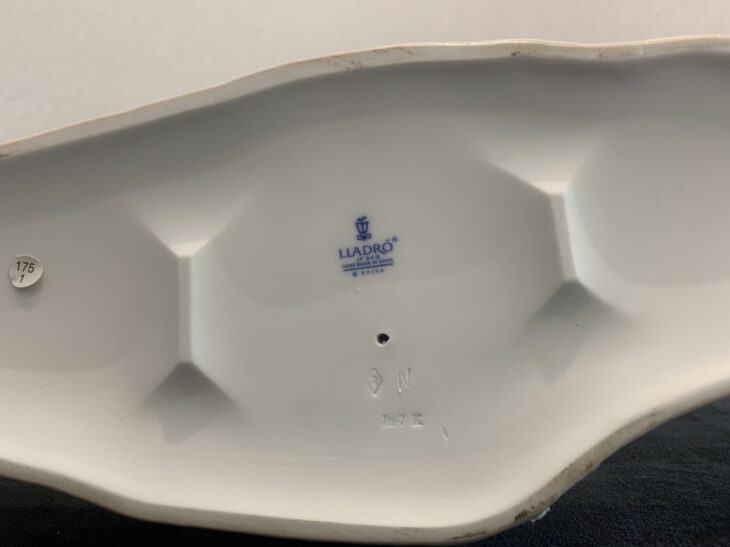 リヤドロ『白い馬の少女』 ｜骨董品買取 緑和堂