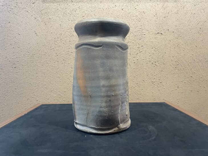 伊勢崎 淳 作『備前 花生』 ｜骨董品買取 緑和堂