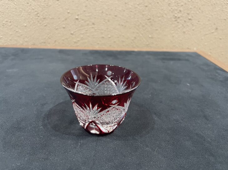 篠崎 清一 作『江戸切子 ぐい呑み』をお買取り致しました。 ｜骨董品