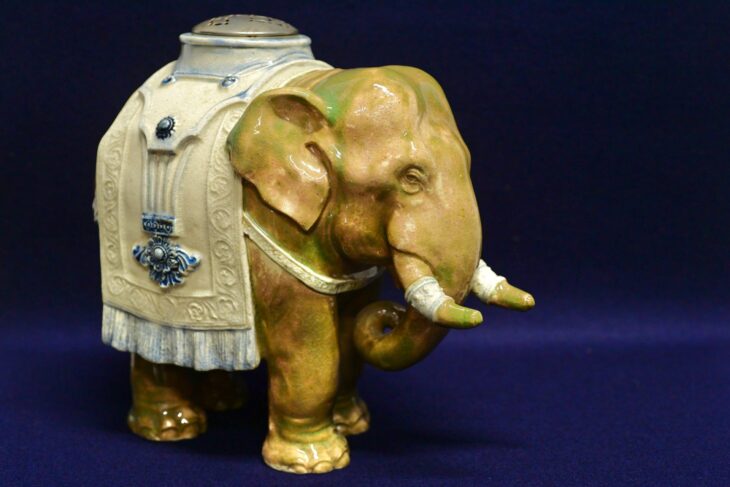 沼田一雅 『象 香炉』