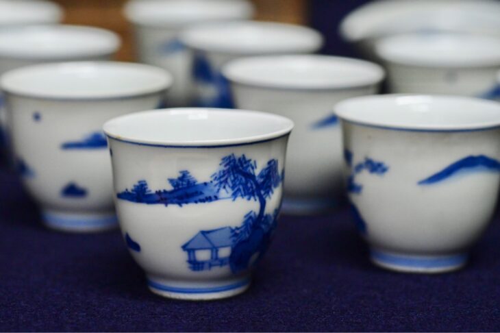 Amazon.co.jp: 平安三世 輝山 造 色絵金彩 羊図 煎茶碗 六客揃