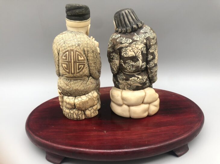 象牙作品『囲碁を打つ男性達』 ｜骨董品買取 緑和堂