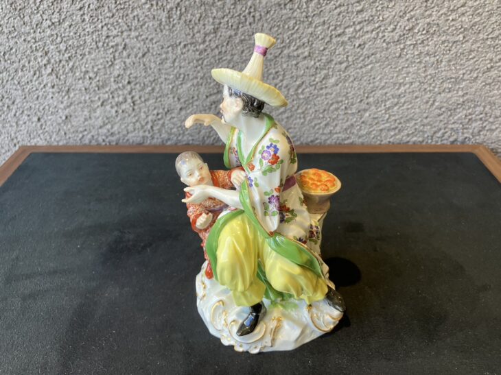 マイセン シノワズリ フィギュリン 『親子群像(父と息子)』 ｜骨董品