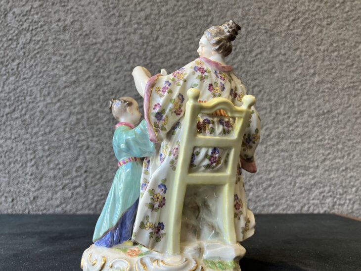 ✤マイセン(Meissen)フィギュリン✤『パリの呼び声・子守をする少女