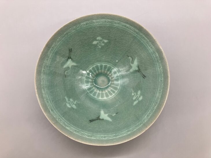 柳 海剛 『雲鶴文茶碗』 ｜骨董品買取 緑和堂