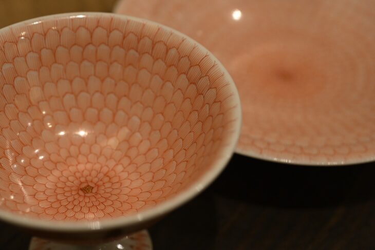陶芸　手作り陶器　茶壺、赤絵牡丹図柄 沖縄の器・やちむん・壺屋焼】 國場陶芸 赤絵 8寸皿 A | 沖縄の