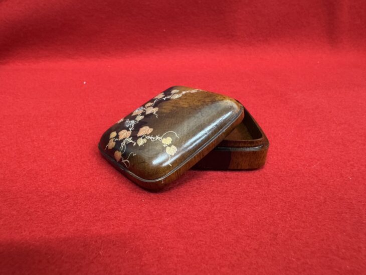 塗師 中林星山作 鷺草蒔絵 蔦香合　共箱 塗師 中林星山作 鷺草蒔絵 蔦香合 共箱 - メルカリ