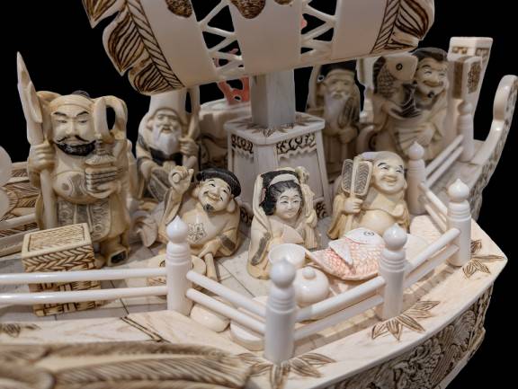 中国古物　象牙風　彫り物船 中国古物 象牙風 彫り物船