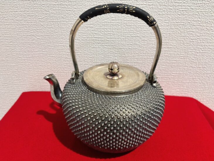 呉杉堂 『純銀霰湯沸』 ｜骨董品買取 緑和堂