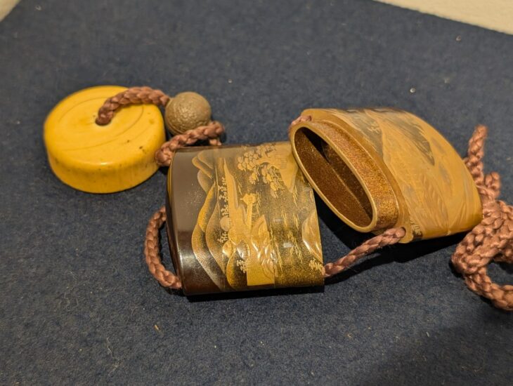 江戸時代　山水蒔絵　内梨地六段印籠、極上人物根付　72g 東Y7-0808⭐︎2F 山水蒔絵 内梨地 印籠 ｜骨董品買取 緑和堂