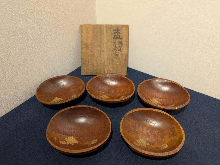 原羊遊斎『蓮蒔絵　盃』