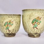 島岡達三『象嵌赤絵草花文夫婦湯呑』