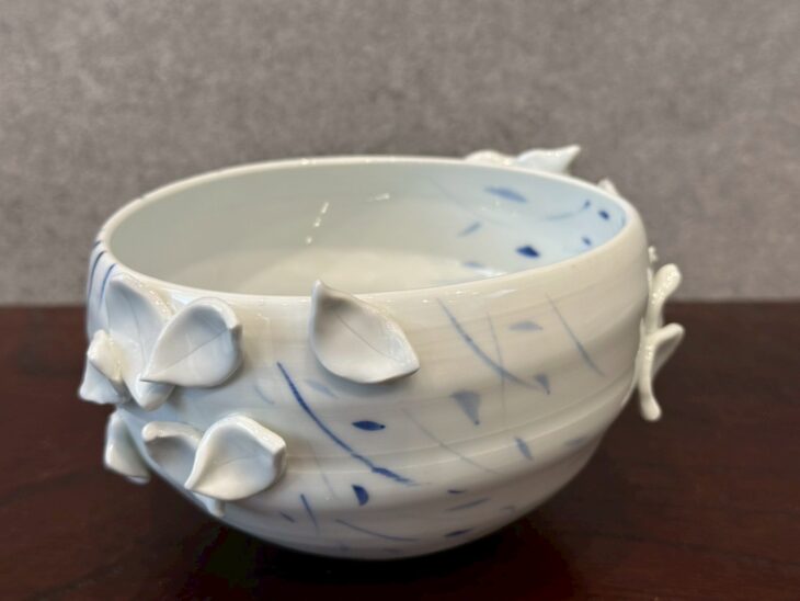 千住博・松尾晋平合作『染付木の葉鹿文 茶碗』 ｜骨董品買取 緑和堂