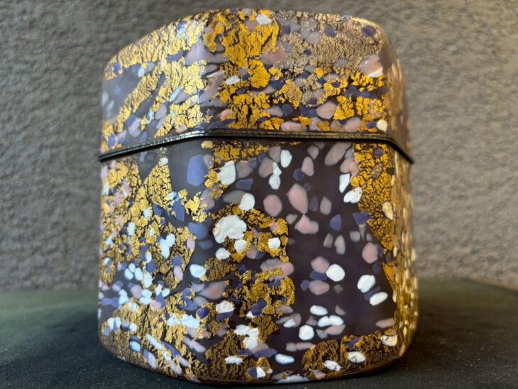 藤田喬平 『手吹 飾筥 源氏物語』 ｜骨董品買取 緑和堂