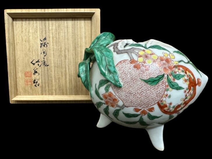 三浦竹泉 『色絵桃 香炉』 ｜骨董品買取 緑和堂