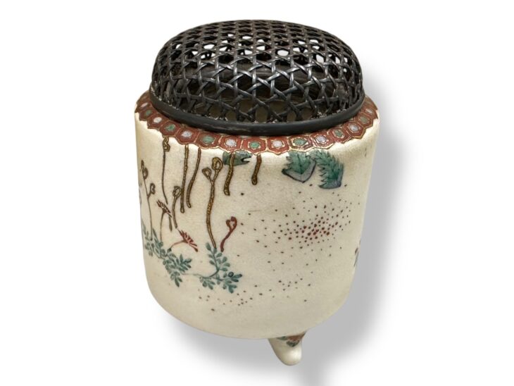 白薩摩 草花文 香炉 ｜骨董品買取 緑和堂