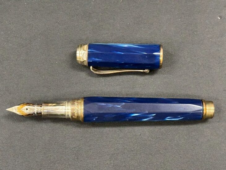 モンテグラッパ  万年筆 ブルー