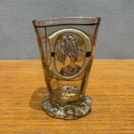 エミール・ガレ『人物文リキュールグラス』