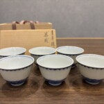 三浦篤 『青華捻紋 煎茶碗』　