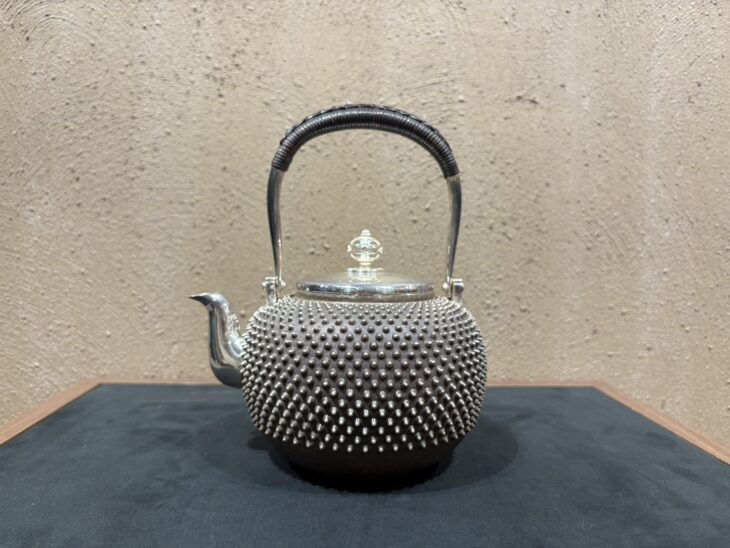 純銀 霰湯沸 ｜骨董品買取 緑和堂
