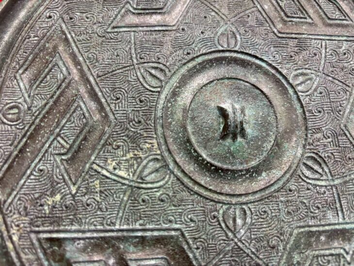 六山文銅鏡 ｜骨董品買取 緑和堂