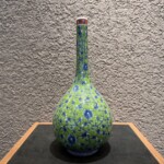葉山有樹 『緑地唐草文様壺』