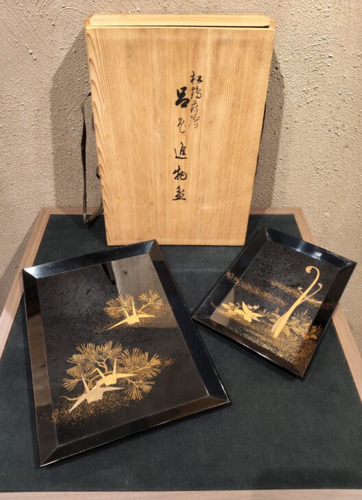 金城萬茂 『呂色進物盆』